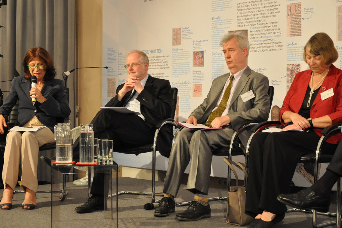 Jean-Marie Moeglin at a panel discussion on the subject of the MGH in the international context, held in June 2019 on the occasion of the MGH bicentennial. From left to right: Prof. Dr Daniela Rando, Prof. Dr Rolf Große, Prof. Dr Jean-Marie Moeglin, Prof. Dr Dr h. c. Martina Hartmann. © MGH